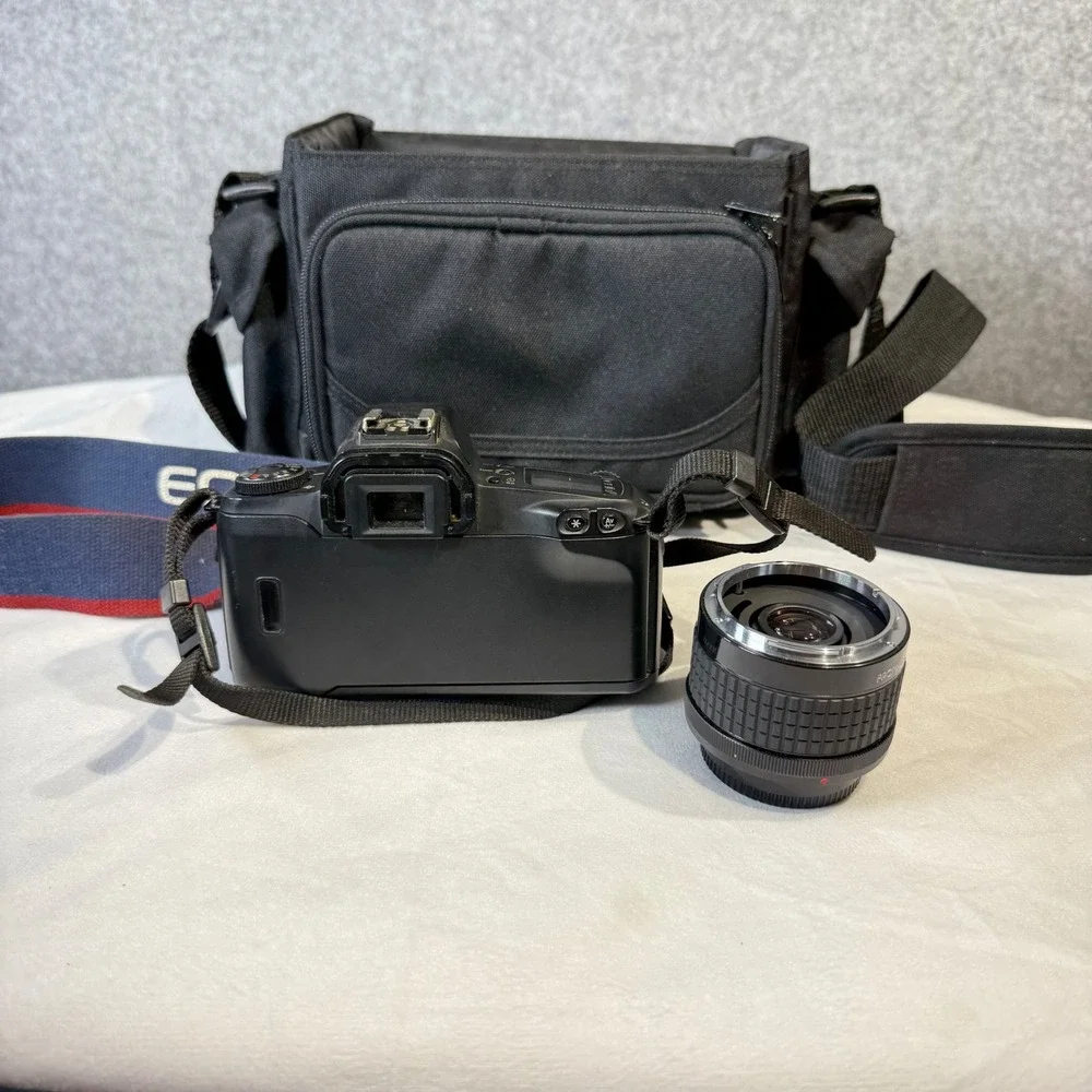Canon EOS Rebel G 35mm Film Camera Promaster Spectrum 7 Auto Teleconverter & Bag